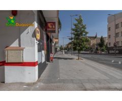 Amplia plaza de aparcamiento en Arabial