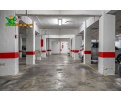 Amplia plaza de aparcamiento en Arabial