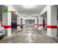 Amplia plaza de aparcamiento en Arabial