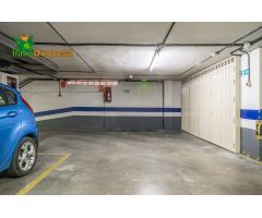 Garaje de 24 m2 en venta junto al Paseo del Emperador Carlos V