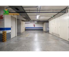 Garaje de 24 m2 en venta junto al Paseo del Emperador Carlos V