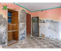 Casa adosada en venta en Cogollos de La Vega, Granada.
