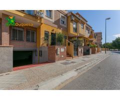 DISFRUTE DE LA INTIMIDAD DE UNA CASA EN GRANADA CAPITAL