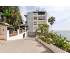 Exclusivo ático en Marina del Este con terraza de 100 m2, garaje, piscina y vistas al mar