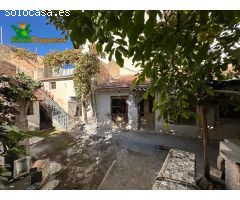 Venta de casa a reformar en Barrio de Monachil.