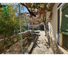 Venta de casa a reformar en Barrio de Monachil.