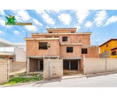 SOLAR CON ESTRUCTURA EN GOJAR