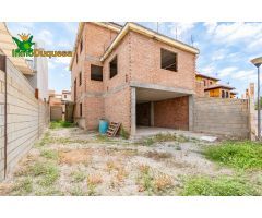 SOLAR CON ESTRUCTURA EN GOJAR