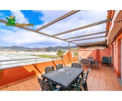 Precioso ático con gran terraza en Calahonda.