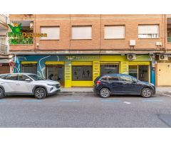 Amplio local junto Calle Alhamar