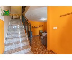 GRAN CASA EN ALBOLOTE CERCA DEL METRO!!!