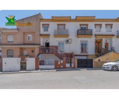 Preciosa casa de 3 dormitorios, 2 baños, aseo y patio de 70 m2 en Loma Linda (Ogíjares)