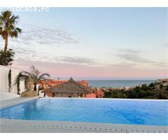 IMPRESIONANTE VILLA CON VISTAS PANORAMICAS AL MAR EN TORREBLANCA