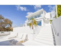 IMPRESIONANTE VILLA CON VISTAS PANORAMICAS AL MAR EN TORREBLANCA