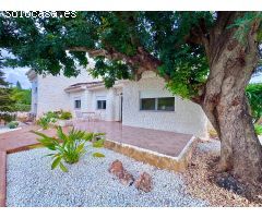 “Exclusivo chalet en Santo Domingo (Calicanto) con encanto, confort y vistas panorámicas”
