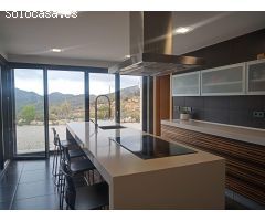 CHALET DE LUJO EN RELLEU CON PISCINA Y GARAJE PARA 4 COCHES CALIDADES INMEJORABLES
