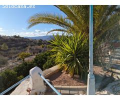 CAMPO EN PETRER CUENTA CON 2 CASAS Y BALSA  CERCA PUEBLO
