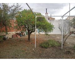 CASA EN PETRER DE 132 M2 EN TERRENO URBANO DE 961 M2