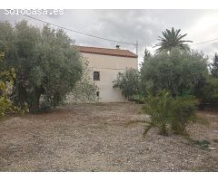 CASA EN PETRER DE 132 M2 EN TERRENO URBANO DE 961 M2