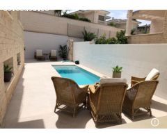 BONITO PAREADO EN PETRER CON PISCINA ZONA SALINETAS Y GARAJE
