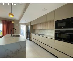 ÁTICO EXCLUSIVO EN URBANIZACIÓN ZONA NORTE – TU HOGAR IDEAL CON PUERTOINMOBILIARIA ?