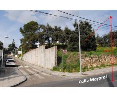 Parcela de casi 1.000 m2, en esquina, en plena calle Mayoral con vistas espectaculares