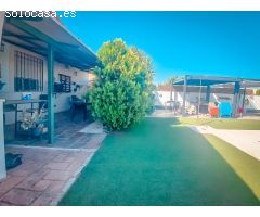 ESPECTACULAR CHALET CON FANTASTICO TERRENO EN LAS LOMAS DEL REY.- LA CARLOTA.- CÓRDOBA