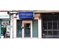 Local comercial en Avenida Viñuela (zona peatonal): inversión o negocio, tú eliges