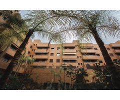 MAGNIFICA VIVIENDA, SITUADA EN AVDA. CAÑITO BAZAN. 3 DORMITORIOS, 2 BAÑOS, COCHERA, TRAST y PISCINA.