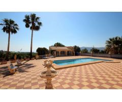 Villa en Venta en lAlfas del Pi, Alicante