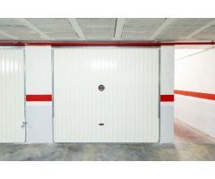 Garaje cerrado con puerta automática en el Albir