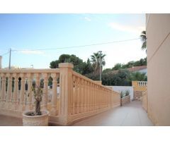 *Gran chalet pareado en Benidorm*