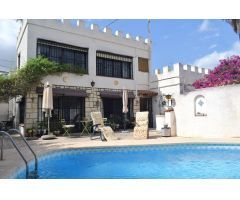 Chalet tradicional de 3 dormitorios, piscina, garage y parcela de 1000m2 en el corazón del Albir