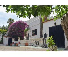 Chalet tradicional de 3 dormitorios, piscina, garage y parcela de 1000m2 en el corazón del Albir