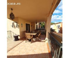Chalet de 5 dormitorios, 2 baños, piscina propia en urbanización a 5 min de Alfaz