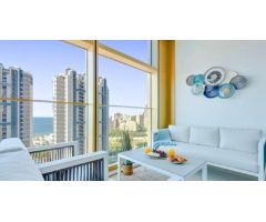 **Apartamento de 2 dormitorios en icónico edificio Intempo de Benidorm**