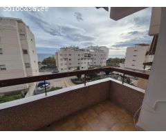 * PISO DE ESQUINA EN PLENO CENTRO, VISTAS AL MAR Y 400M DE LA PLAYA *
