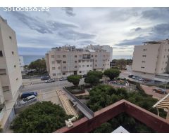 * PISO DE ESQUINA EN PLENO CENTRO, VISTAS AL MAR Y 400M DE LA PLAYA *