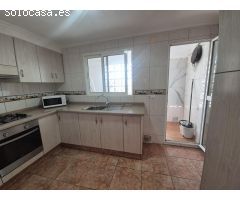 * PISO DE ESQUINA EN PLENO CENTRO, VISTAS AL MAR Y 400M DE LA PLAYA *