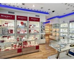 Local comercial de 170m2 con terraza en esquina en el Centro de Benidorm