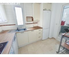 Apartamento de esquina de 2 dormitorios y 2 baños, plaza de garaje y piscina cubierta en Albir