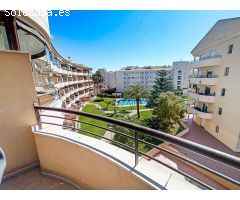 Apartamento de esquina de 2 dormitorios, 2 baños, piscina y plaza garage a 750m de Playa Albir