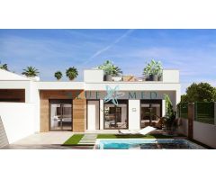 6 casas adosadas con piscinas privadas y solarium en la azotea