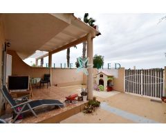 CHALET ADOSADO EN PLAYA GRANDE