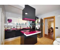 CHALET ADOSADO EN PLAYA GRANDE