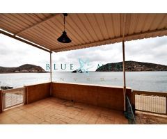 CASA EN PRIMERA LÍNEA