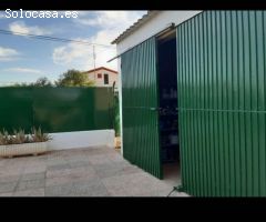 Chalet, tres plantas, en Purias