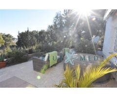 casa de campo con piscina y zona deportivo comunitario