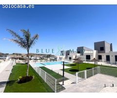 ¡Villas de nueva construcción de 3 dormitorios y 2 baños en un campo de golf!