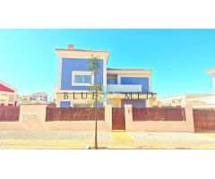 50 chalets independientes, construcción típica mediterránea